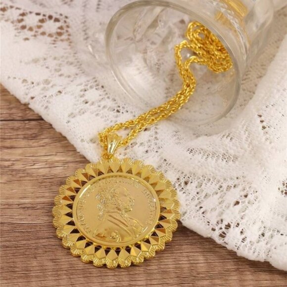 BRENDA MINIMAL STATMENT NECKLACE - Picture 2 of 2